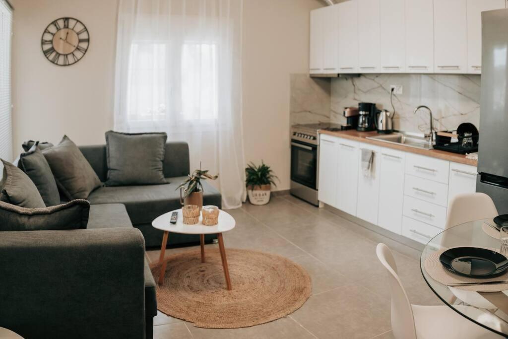 Вилла Sophia'S Coastal Retreat Коринос Экстерьер фото