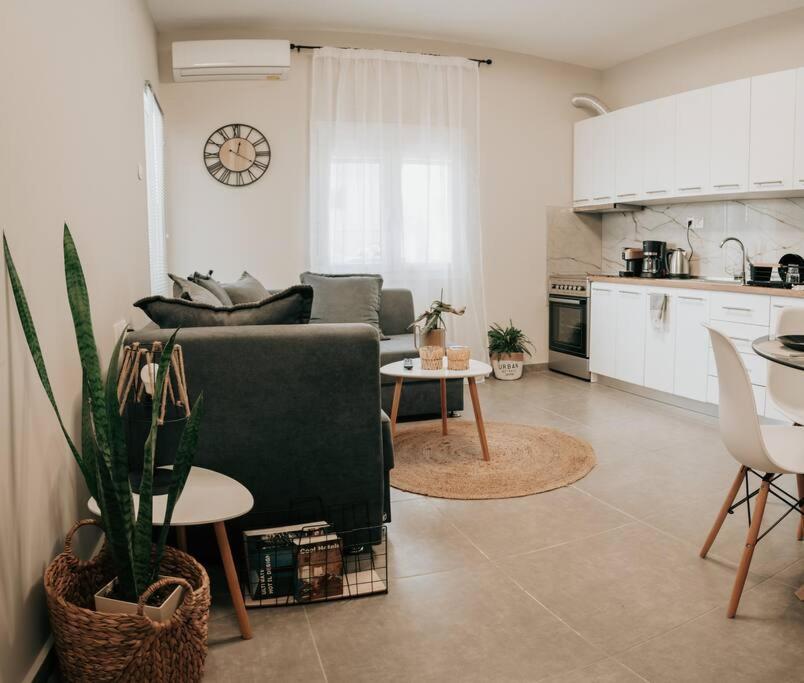 Вилла Sophia'S Coastal Retreat Коринос Экстерьер фото