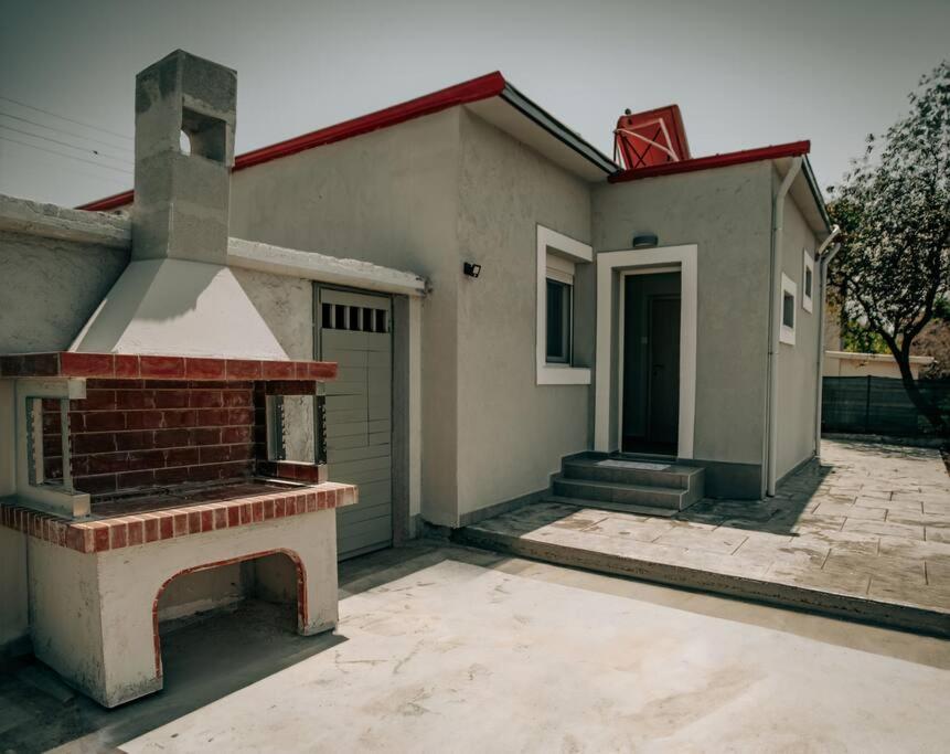 Вилла Sophia'S Coastal Retreat Коринос Экстерьер фото